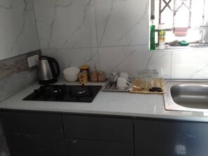 Apartemen | Dapur pribadi | Lemari es, microwave, oven, dan kompor