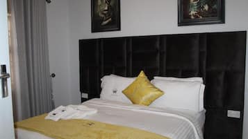 2 slaapkamers, een strijkplank/strijkijzer, gratis wifi, beddengoed