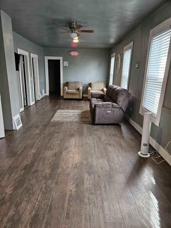 Interior - 5 bedroom loft in Heart of Cleveland 
Modern Comfort Meets Urban Convenience
 (Cleveland)