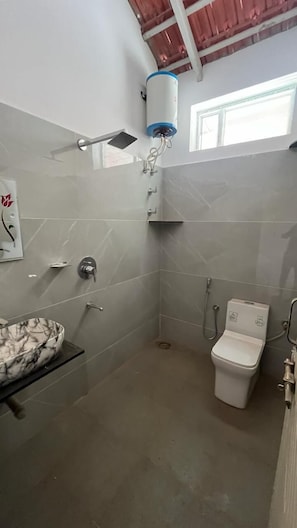 Bathroom - Rangi Taranga (Chikkamagaluru)