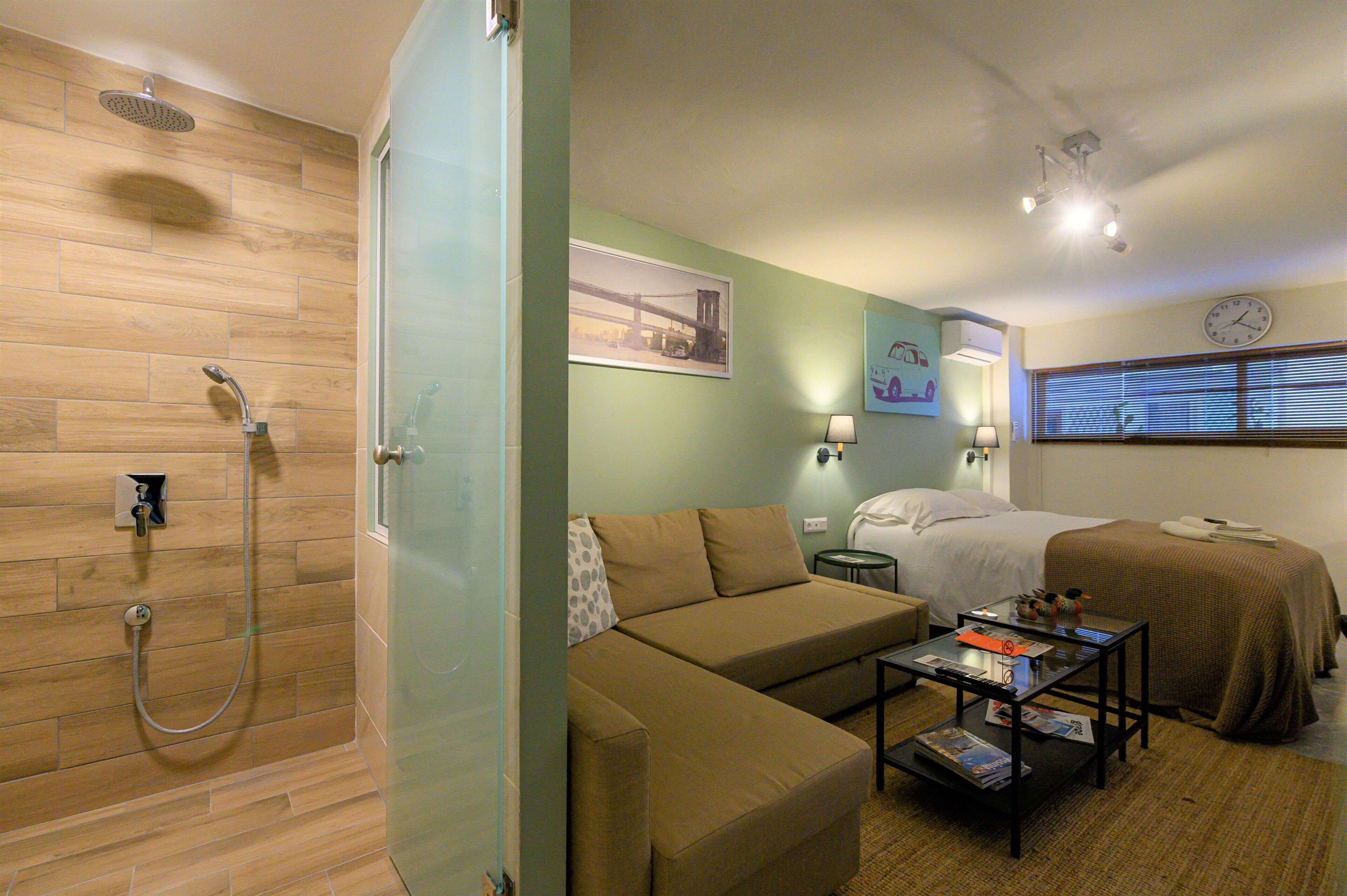 1 bedroom, desk, iron/ironing board, free WiFi