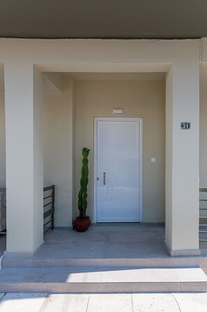 Exterior detail - Ilianas Home - Kalamata Mediterraean Suites & Villas (Kalamata)