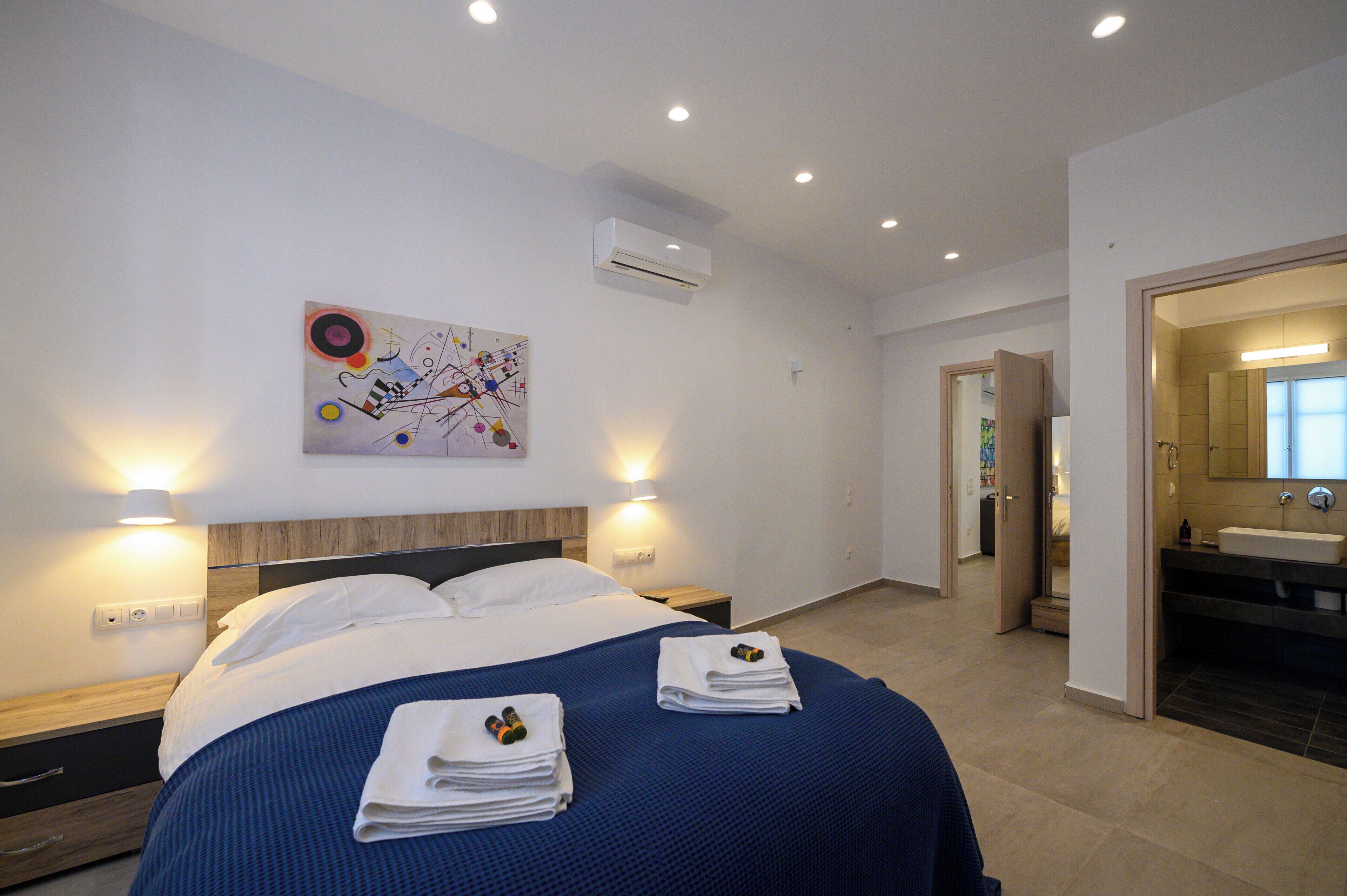 3 Schlafzimmer, Schreibtisch, Bügeleisen/Bügelbrett, Reisekinderbett