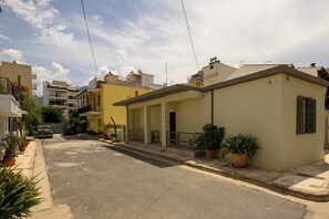 Unclassified image, 2 of 45, button - Ilianas Home - Kalamata Mediterraean Suites & Villas (Kalamata)