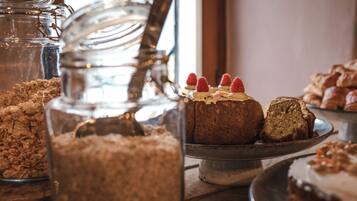 Café da manhã continental grátis todos os dias