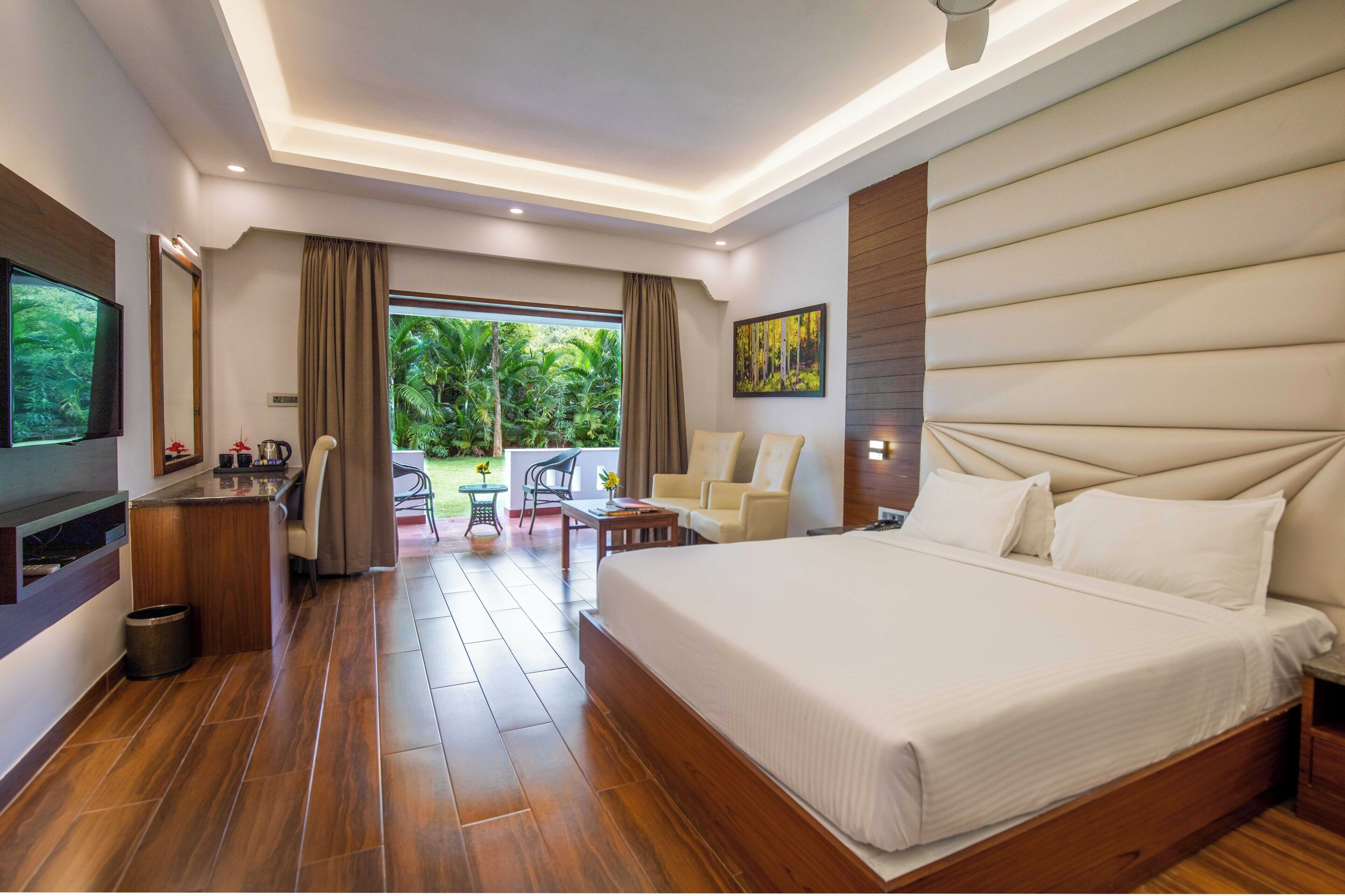 Premium Room | Individually furnished, desk, soundproofing, iron/ironing board