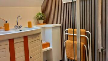Deluxe tweepersoonskamer | Badkamer