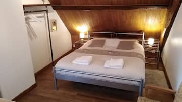 Deluxe Double Room | Free WiFi, bed sheets