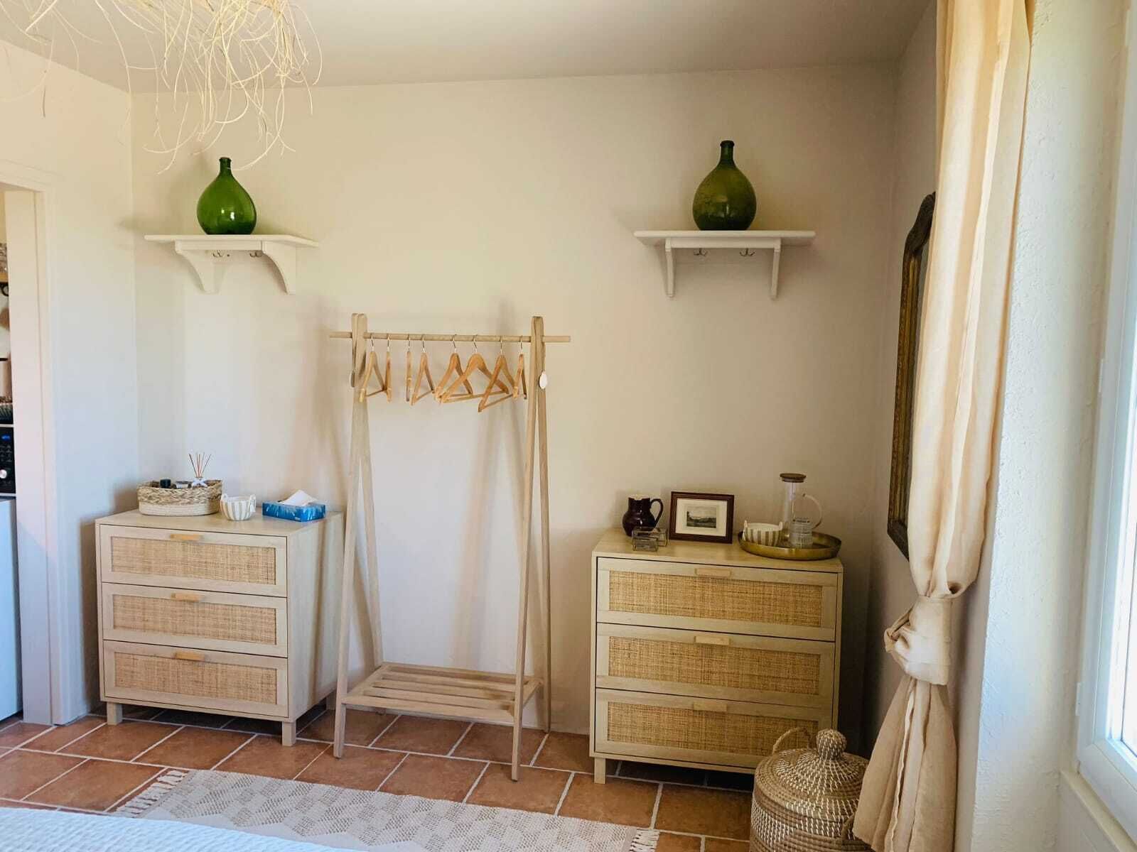 1 chambre, fer et planche à repasser, lit parapluie, Wi-Fi gratuit