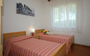 2 Schlafzimmer, Bügeleisen/Bügelbrett