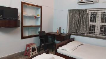 4 bedrooms, WiFi, bed sheets