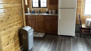 雪櫃、微波爐、焗爐、爐具