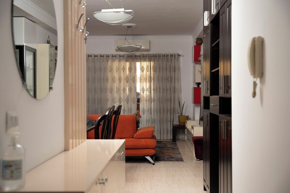 Smart TV - FIA Rentals 3BD Tirana 49 - Top Floor (Tirana)