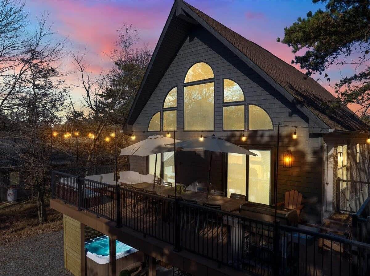 Hot Tub | Pets | Game Room |Lake w/ Beach, Pool