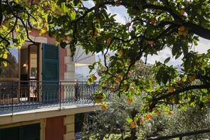 Apartment | 4 bedrooms - Seaview Apartment With Garden in Recco by Wonderful Italy (Recco)