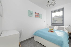 1 habitación, tabla de planchar con plancha, wifi y ropa de cama 