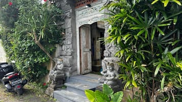 บริเวณภายนอก