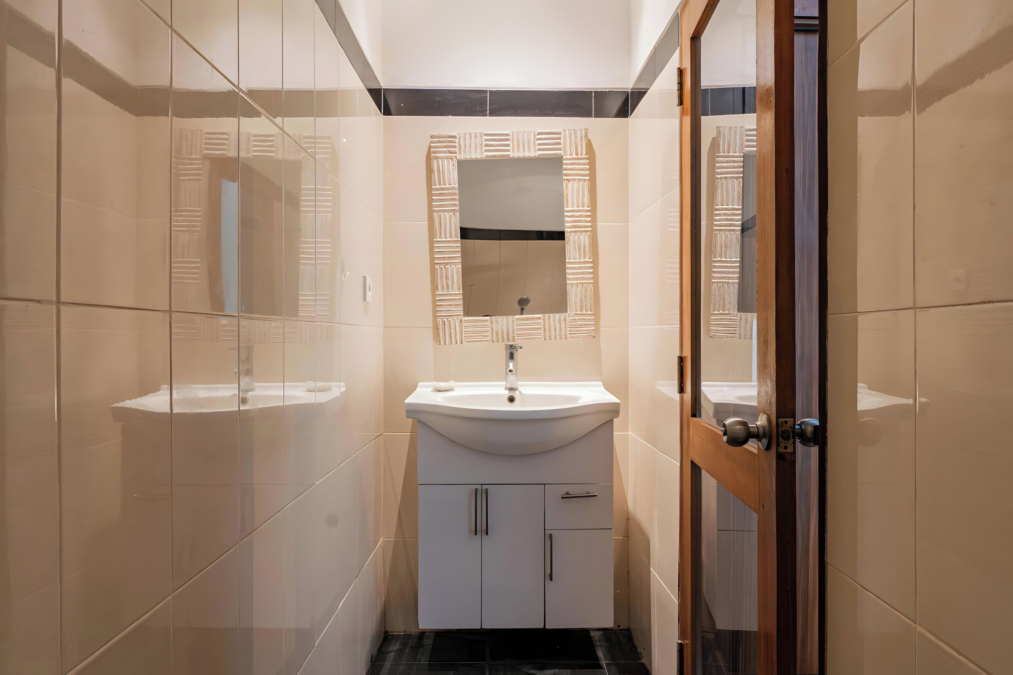 Suite estándar | Baño | Ducha, bidé, toallas y papel higiénico