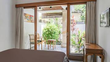 Standard Suite | 1 bedroom, desk, laptop workspace, WiFi (free)