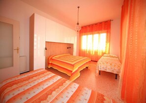 2 Schlafzimmer, Bügeleisen/Bügelbrett, Bettwäsche