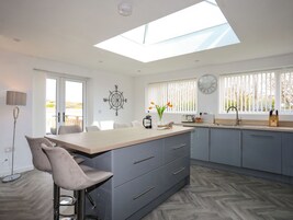 Casa de campo | Cozinha privada | Geladeira, lava-louças, chaleira elétrica, torradeira