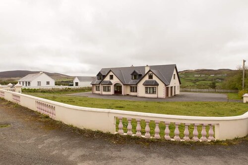 Spacious House in Beautiful Malin Head