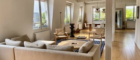 Télévision, livres, médiathèque, vidéothèque