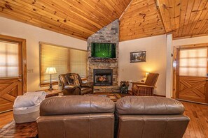 Interior - Escape to the Dulce Mountain Cabin in Bryson City, NC (Bryson City)