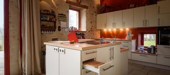 Spacious modern house with wifi and peaceful garden