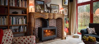 Charming quiet cottage with garden and included wifi