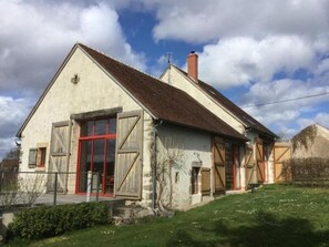 Exterior - Charming quiet cottage with garden and included wifi (Le Brethon)