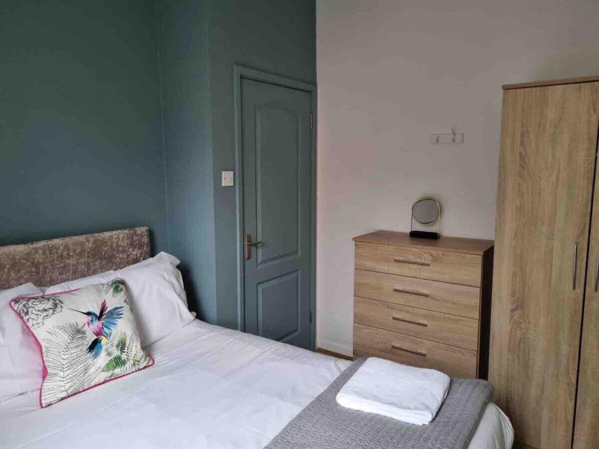 1 bedroom, desk, iron/ironing board, WiFi