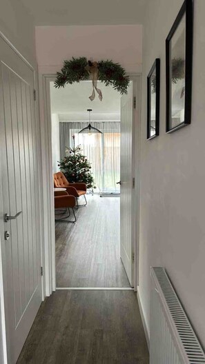 Interior - Exclusive   | City Centre | Free Parking (Cardiff)