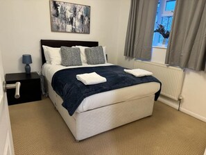 2 habitaciones, tabla de planchar con plancha y wifi gratis 