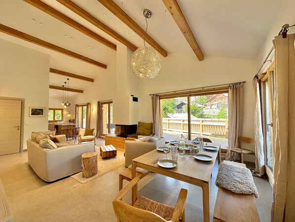TV, fireplace - Chalet Vars, 5 bedrooms, 12 persons (Vars)