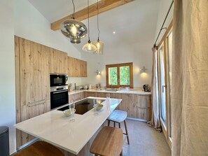 Fridge, microwave, dishwasher, highchair - Chalet Vars, 5 bedrooms, 12 persons (Vars)