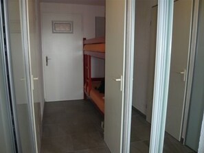 Interior - Ground Floor Apartment with Terrace, Garden, Pool & Tennis, 50m from Beach in Port Camargue (Port Camargue)