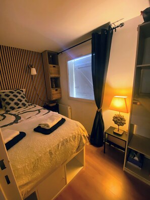 1 Schlafzimmer, Bügeleisen/Bügelbrett, Reisekinderbett, Bettwäsche