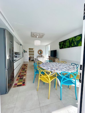 Villa, 4 Schlafzimmer, eigener Pool, Gartenblick | Esszimmer