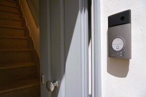 Check-in/check-out kiosk