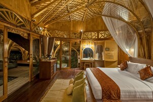 Minibar, escritorio, wifi gratis y ropa de cama 