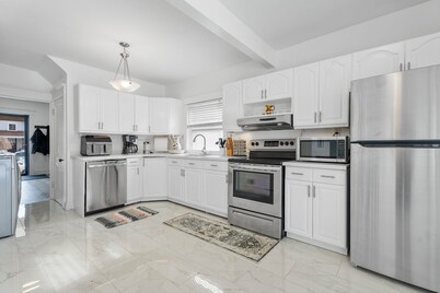 Beautiful Renovated Oasis House