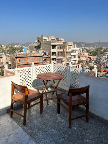 ARCH HERITAGE: Live in the Heart of Jaipur's Heritage & Foodie Paradise