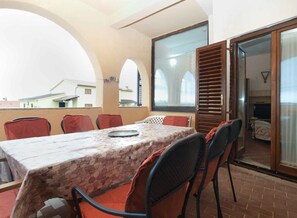 屋外ダイニングエリア