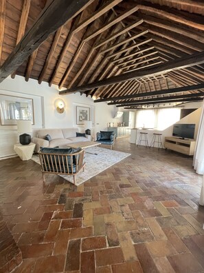 Deluxe-lejlighed | Opholdsområde | Smart-tv