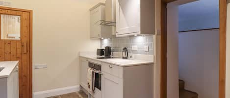 Lava-louças, chaleira elétrica, torradeira