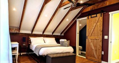 Walkable Elmwood Cottage, No Chores 2Bath 2BR 2Car