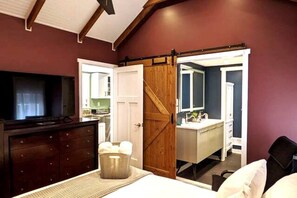 4 室のベッドルーム、アイロン / アイロン台、旅行用ベビーベッド、WiFi (無料)