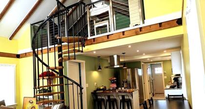 Walkable Elmwood Cottage, No Chores 2Bath 2BR 1Car