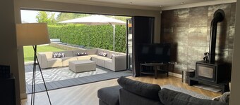 Stunning House near Yorkshire Wolds with Outdoor Swimming Pool, Sauna & Fire Pit